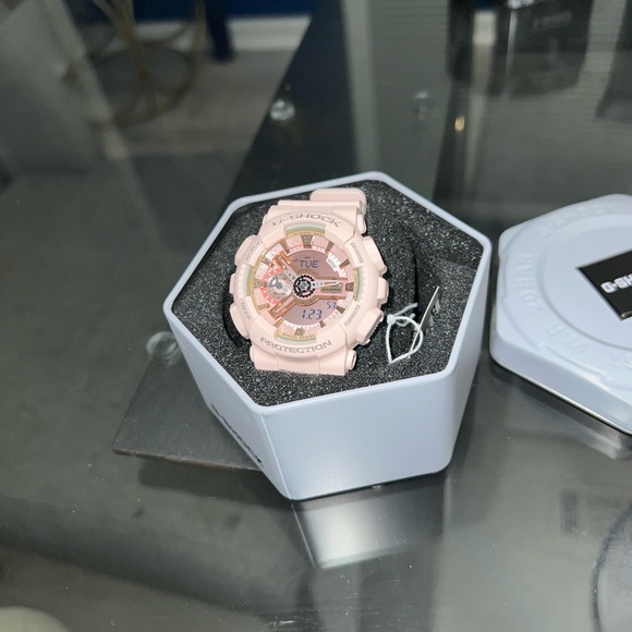 Casio GMA-S120MF-4ACR G-Shock Women's Watch - Rose Gold - Picture 4 of 6